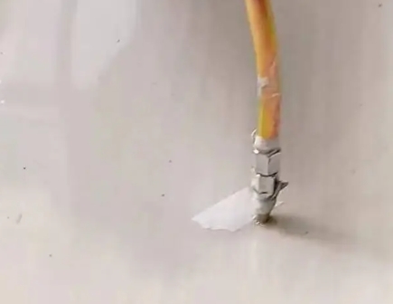 房山瓷砖空鼓维修公司专业解答在瓷砖铺贴过程中，如果使用的砂料过粗（如全部使用了粗砂），可能会导致以下问题